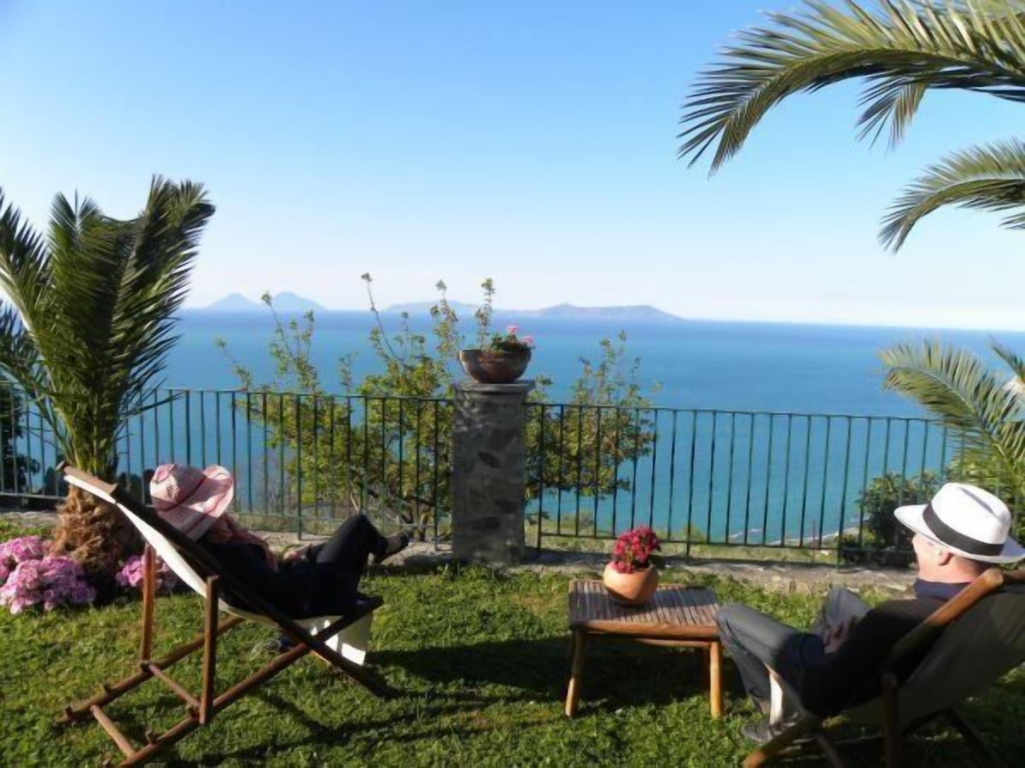 Agriturismo Santa Margherita Gioiosa Marea Buitenkant foto