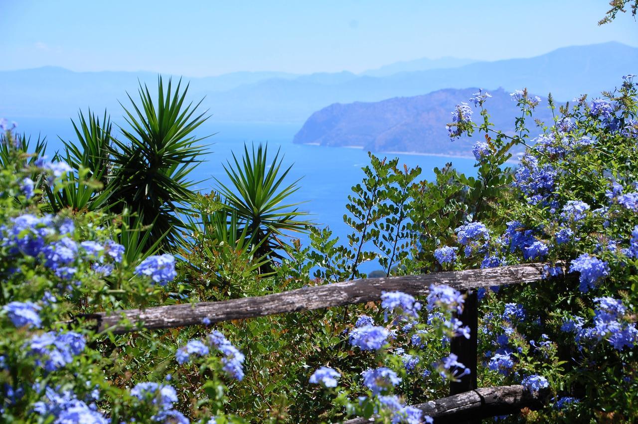 Agriturismo Santa Margherita Gioiosa Marea Buitenkant foto