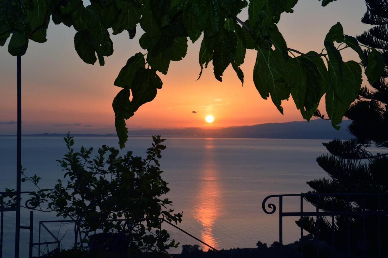 Agriturismo Santa Margherita Gioiosa Marea Buitenkant foto